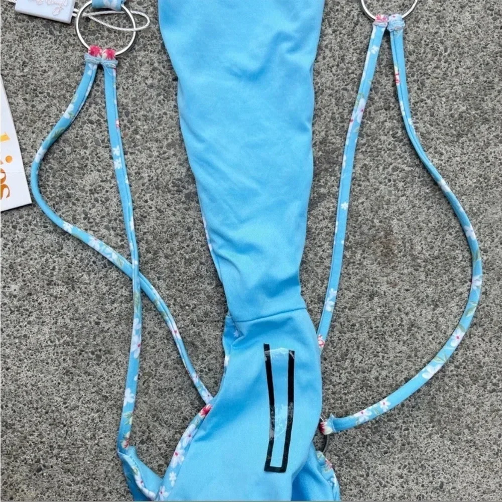 NWT Frankies Bikinis Kailyn Skimpy String Bikini blue floral bottoms Sz L